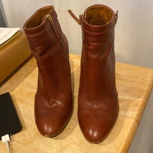 Nine West burgundy high heel boots with zipper inside size 7